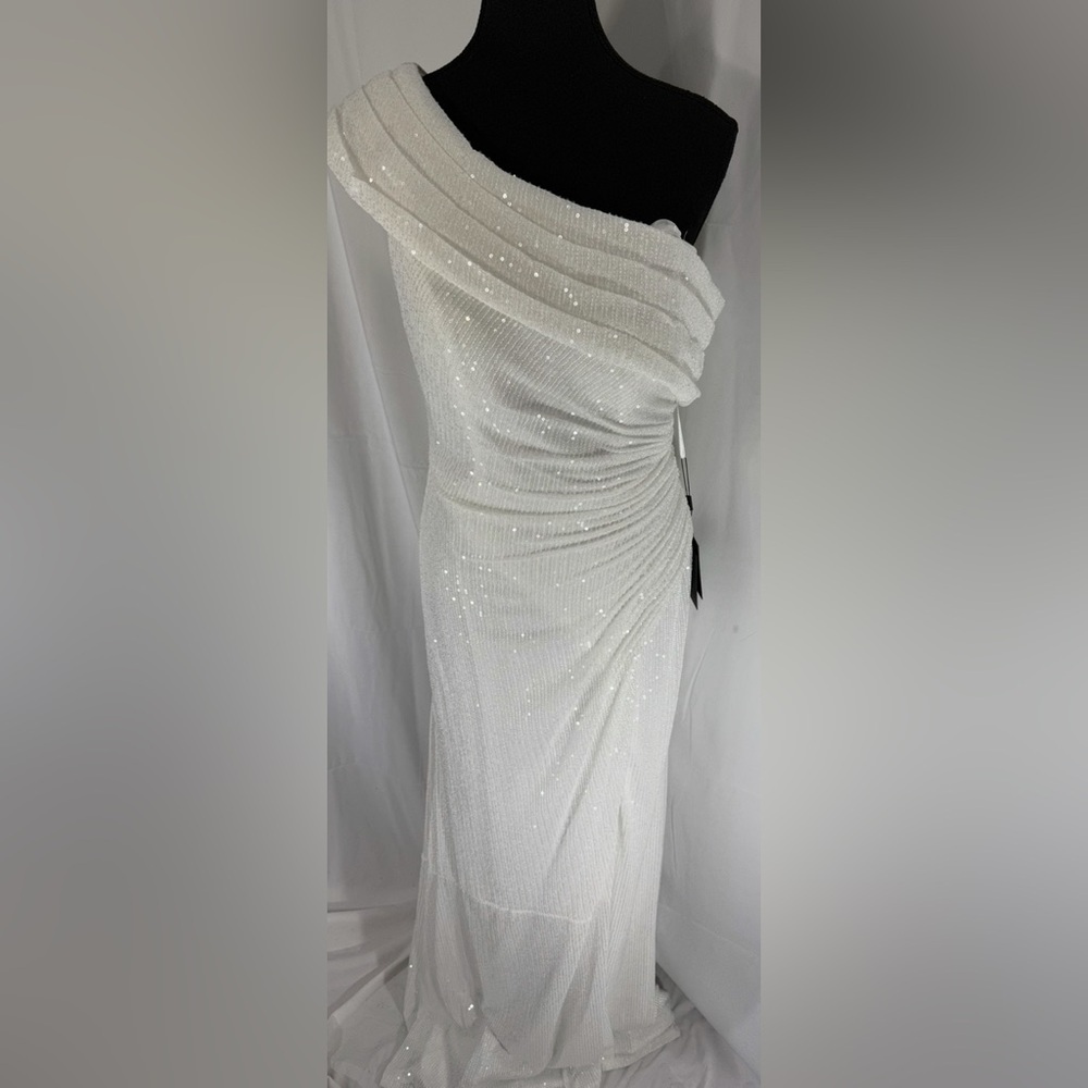 Ieena for Mac Duggal Ruched Sequined White Gown Size 8 NWT - Picture 3 of 10